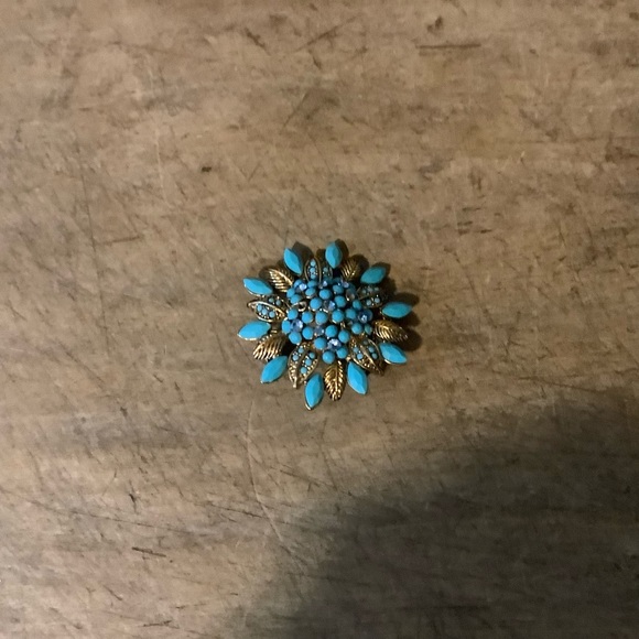 Faux turquoise and crystal pin brooch💥SALE - Picture 3 of 6